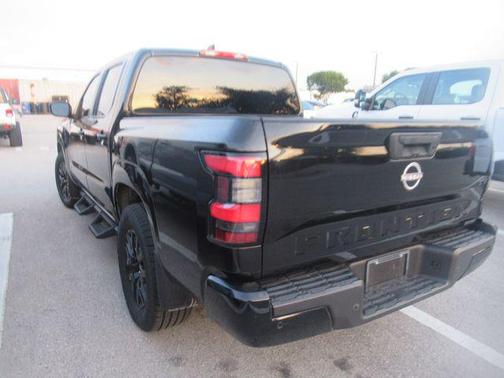 Super Black 2023 Nissan Frontier SV