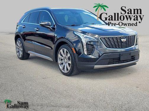 Black Metallic 2022 Cadillac XT4 Premium Luxury
