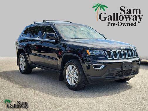 Diamond Black Crystal Pearlcoat 2017 Jeep Grand Cherokee Laredo