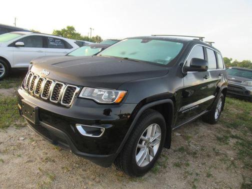 Diamond Black Crystal Pearlcoat 2017 Jeep Grand Cherokee Laredo