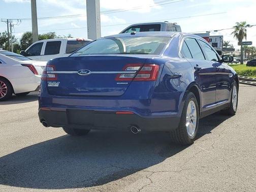 2014 Ford Taurus SE