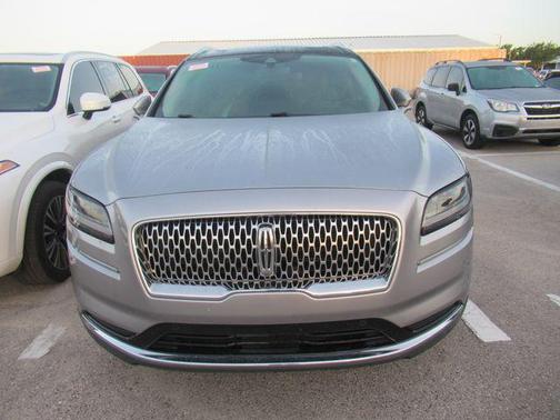 Radiance Metallic 2022 Lincoln Nautilus Reserve
