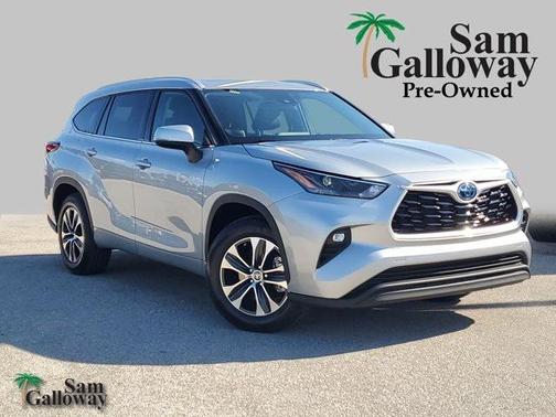 2022 Toyota Highlander Hybrid XLE