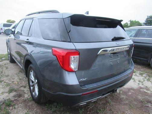 Gray Metallic 2022 Ford Explorer XLT