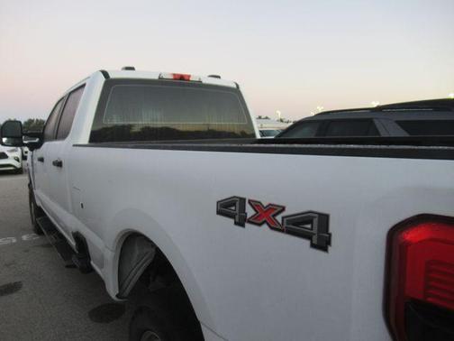 Oxford White 2023 Ford F-350 XL