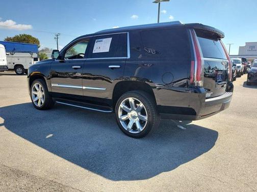 2017 Cadillac Escalade Luxury