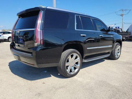 2017 Cadillac Escalade Luxury