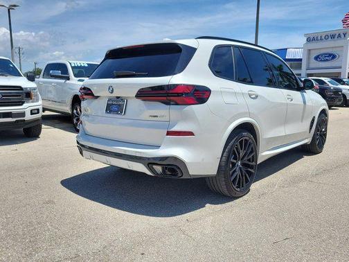 White Metallic 2025 BMW X5 sDrive40i