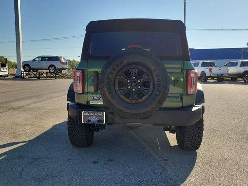 ERUPTION GREEN METALLIC 2023 Ford Bronco Wildtrak