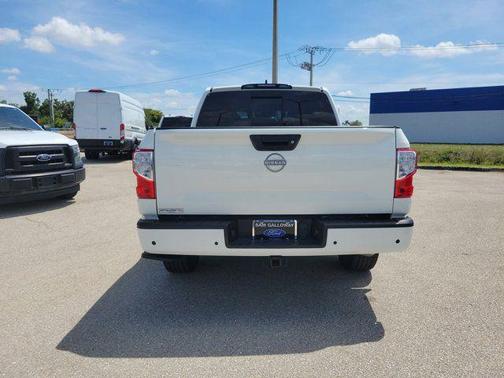 Glacier White 2024 Nissan Titan SV