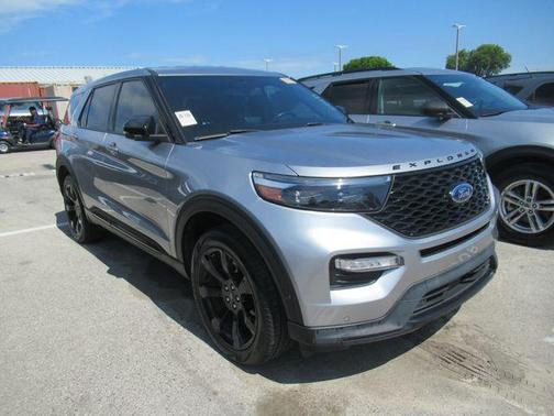 Silver Metallic 2022 Ford Explorer ST