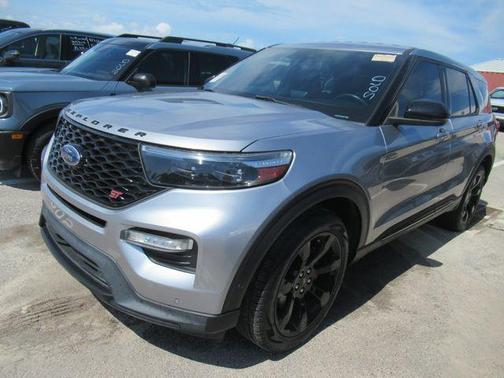 Silver Metallic 2022 Ford Explorer ST