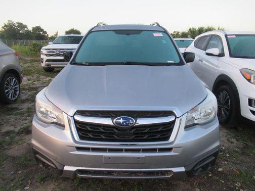 Ice Silver Metallic 2017 Subaru Forester 2.5i