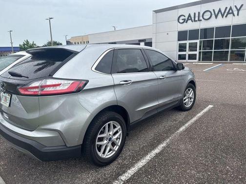 Silver Metallic 2021 Ford Edge SEL