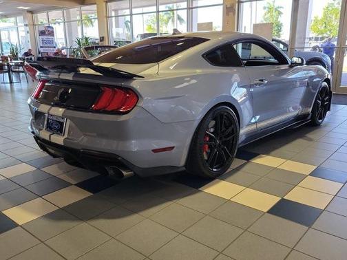 2022 Ford Shelby GT500 Base