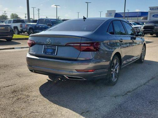 Platinum Gray Metallic 2020 Volkswagen Jetta 1.4T R-Line