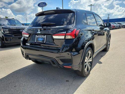 Labrador Black Pearl 2022 Mitsubishi Outlander Sport 2.0 LE