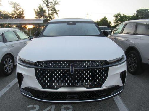 White Platinum Clearcoat Metallic 2024 Lincoln Nautilus Premiere