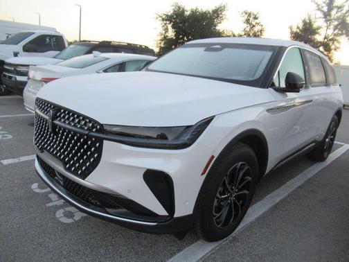 White Platinum Clearcoat Metallic 2024 Lincoln Nautilus Premiere