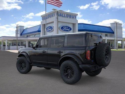 Shadow Black 2026 Ford Bronco Badlands