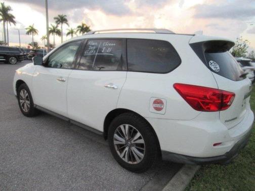 2019 Nissan Pathfinder SL