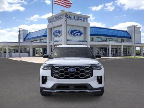 White Metallic 2026 Ford Explorer Platinum