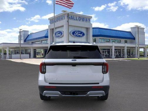 White Metallic 2026 Ford Explorer Platinum