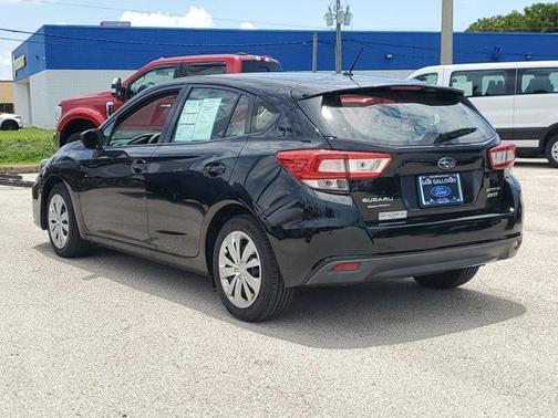 2017 Subaru Impreza 2.0i