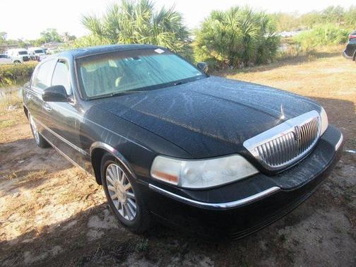 2004 Lincoln Town Car Ultimate