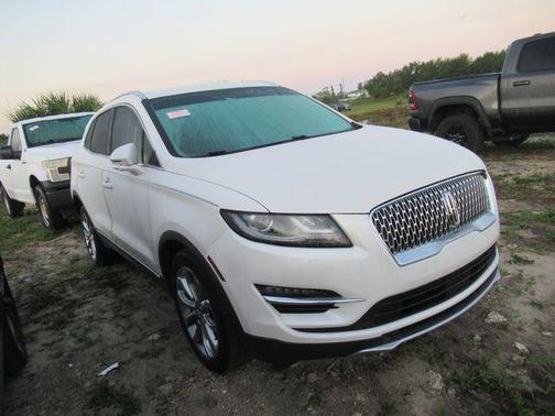 White Platinum Clearcoat Metallic 2019 Lincoln MKC Select