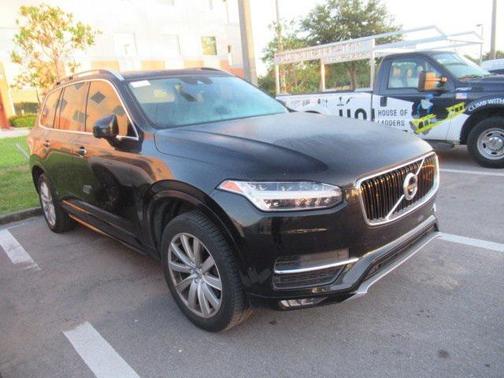 2017 Volvo XC90 T6 Momentum