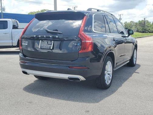 2017 Volvo XC90 T6 Momentum