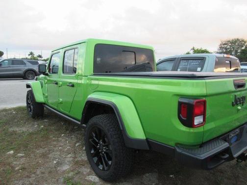 2025 Jeep Gladiator Nighthawk