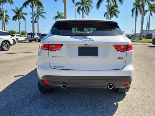 2019 Jaguar F-PACE 30t Portfolio