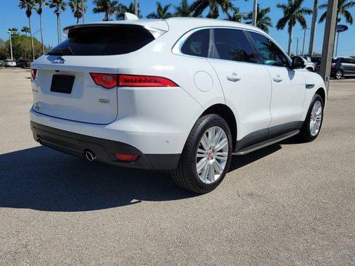 2019 Jaguar F-PACE 30t Portfolio