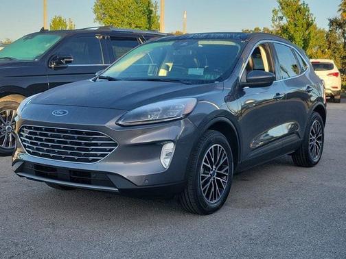 2022 Ford Escape Titanium