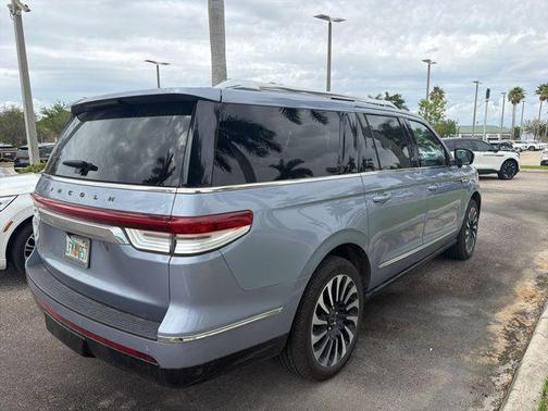 2022 Lincoln Navigator Black Label