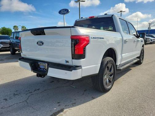 Oxford White 2025 Ford F-150 Lightning Flash