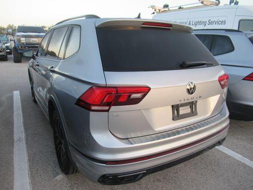 Gray 2022 Volkswagen Tiguan 2.0T SE R-Line Black