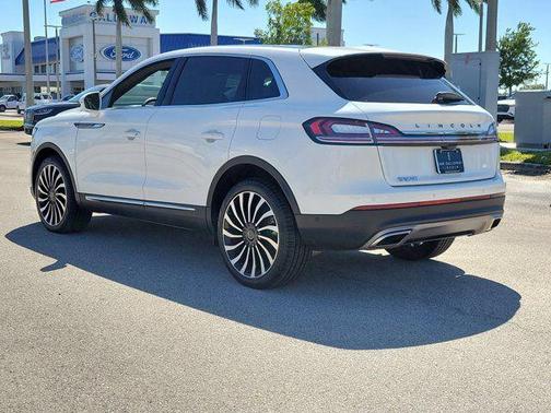 2022 Lincoln Nautilus Black Label