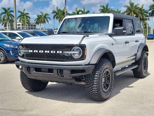 OXFORD WHITE 2024 Ford Bronco Wildtrak