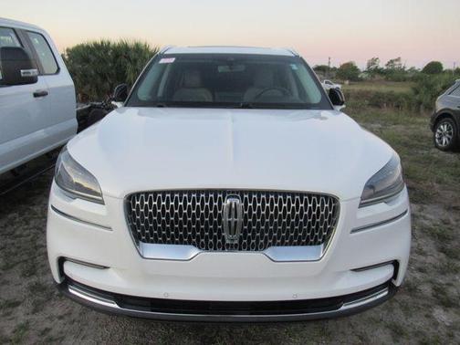 White Metallic 2022 Lincoln Aviator Reserve AWD