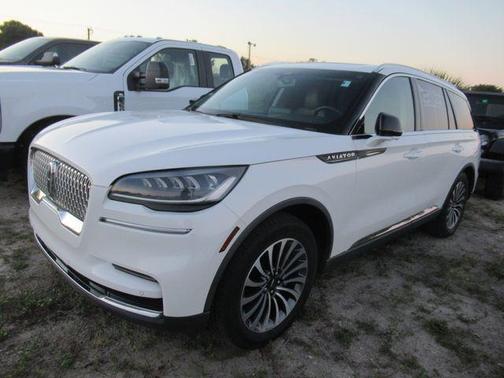White Metallic 2022 Lincoln Aviator Reserve AWD