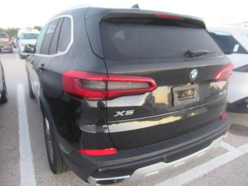 Black Sapphire Metallic 2020 BMW X5 sDrive40i