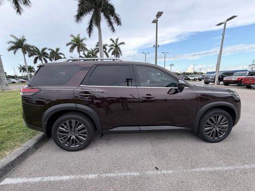 Almond Pearl 2022 Nissan Pathfinder SL