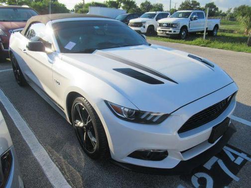 White Platinum Clearcoat Metallic 2017 Ford Mustang GT Premium