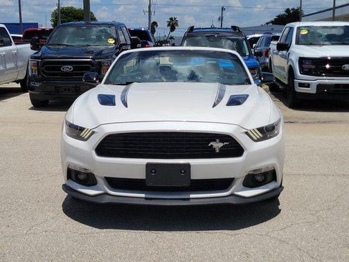 White Platinum Clearcoat Metallic 2017 Ford Mustang GT Premium