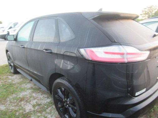 2022 Ford Edge SE