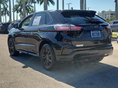 2022 Ford Edge SE