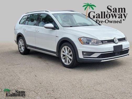 Pure White 2017 Volkswagen Golf Alltrack TSI SE
